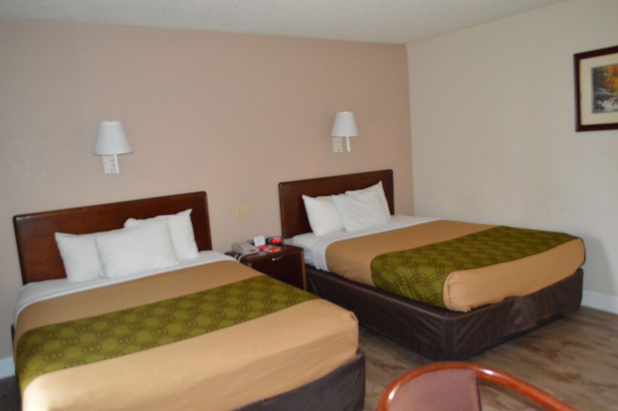 Econo Lodge Inn & Suites On The River Gatlinburg Extérieur photo