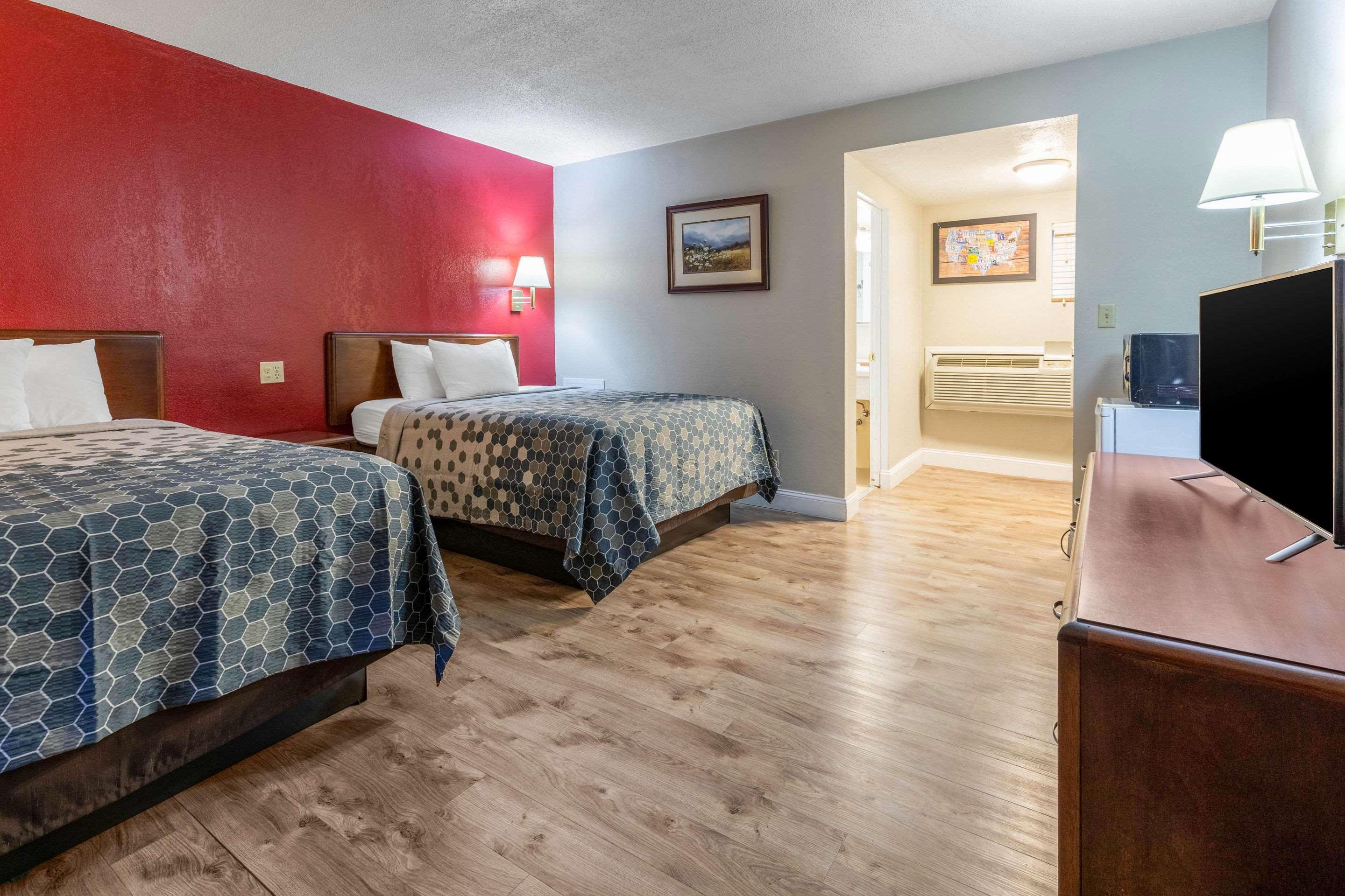 Econo Lodge Inn & Suites On The River Gatlinburg Extérieur photo