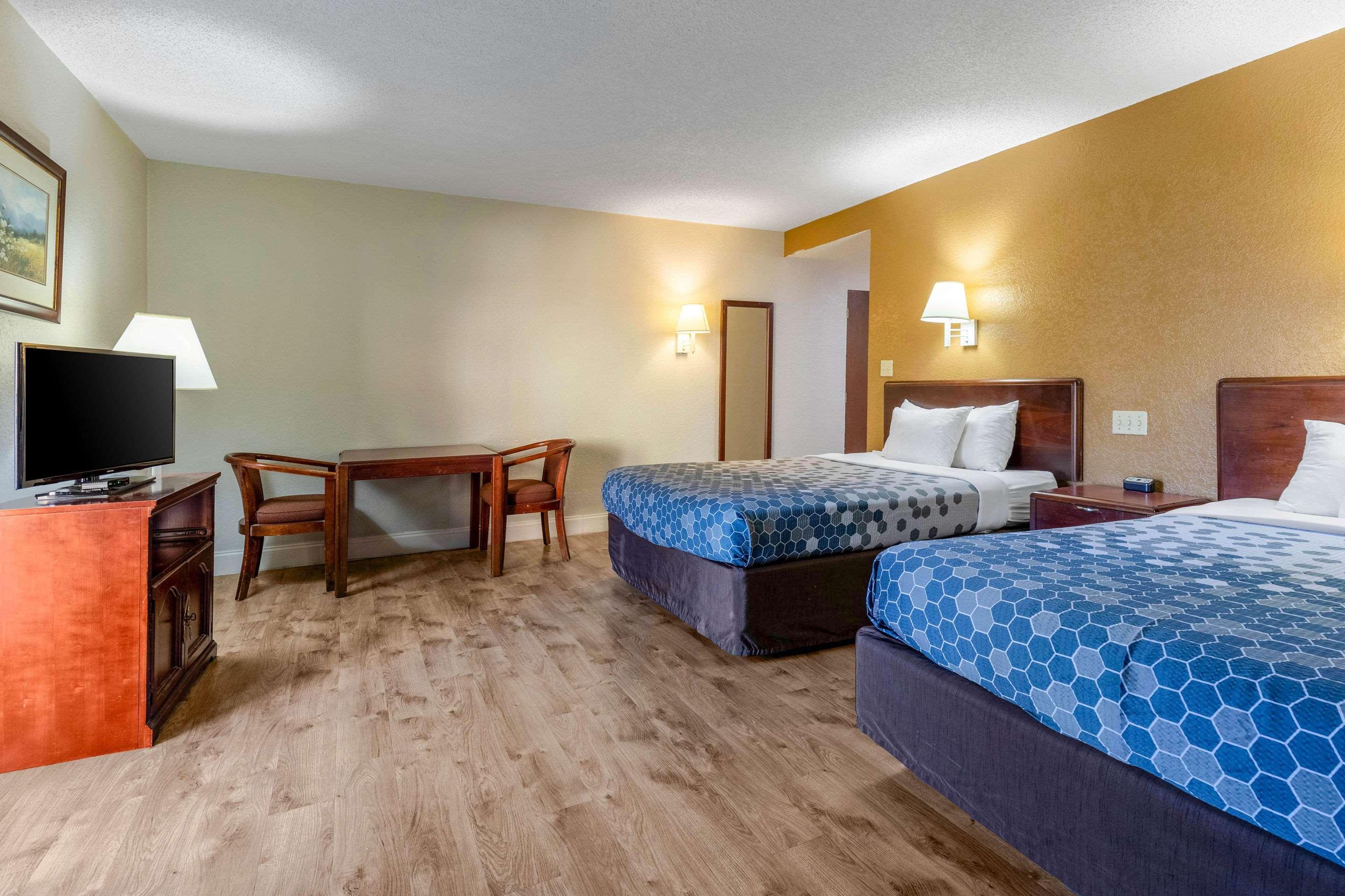 Econo Lodge Inn & Suites On The River Gatlinburg Extérieur photo