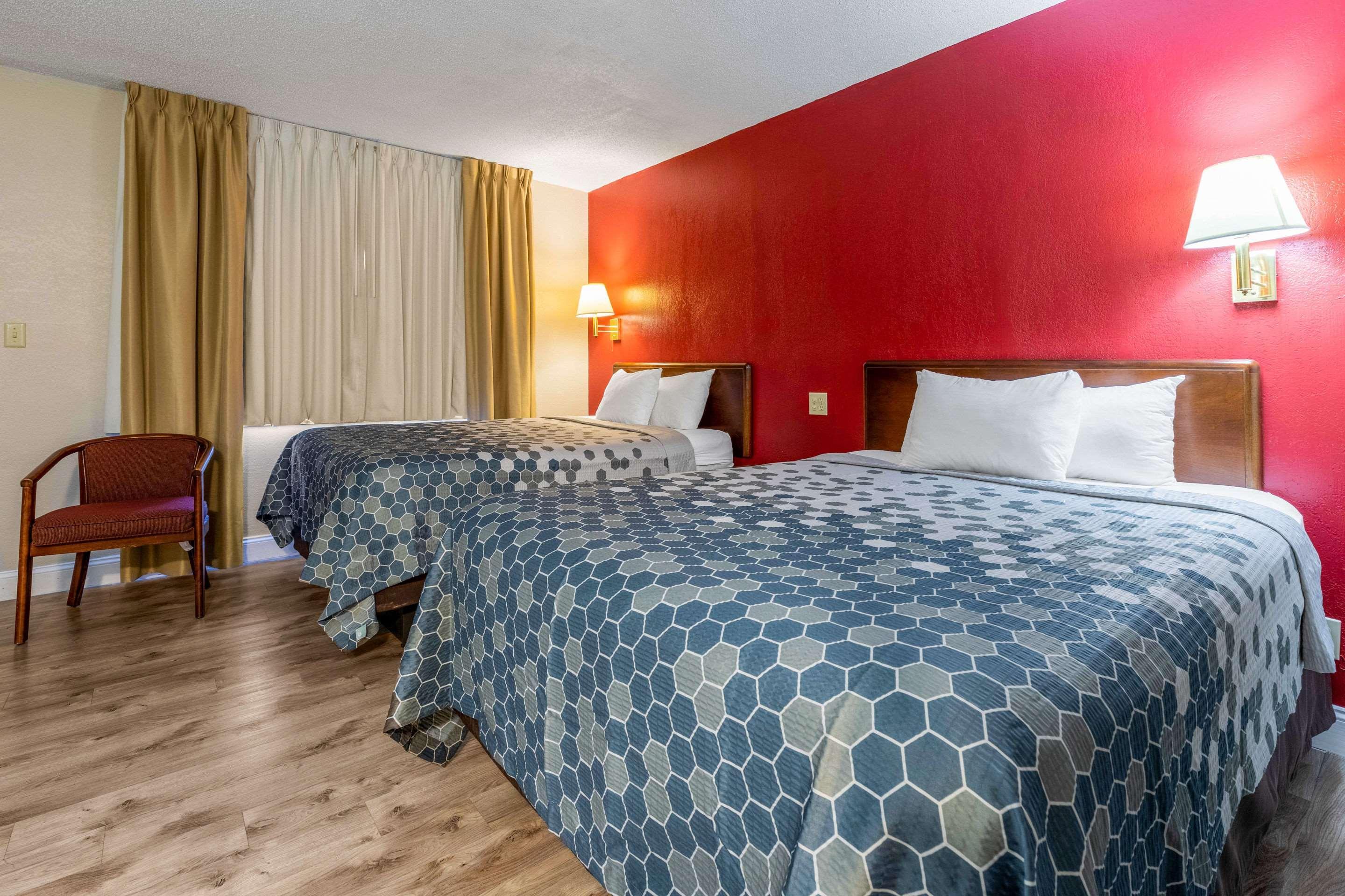 Econo Lodge Inn & Suites On The River Gatlinburg Extérieur photo