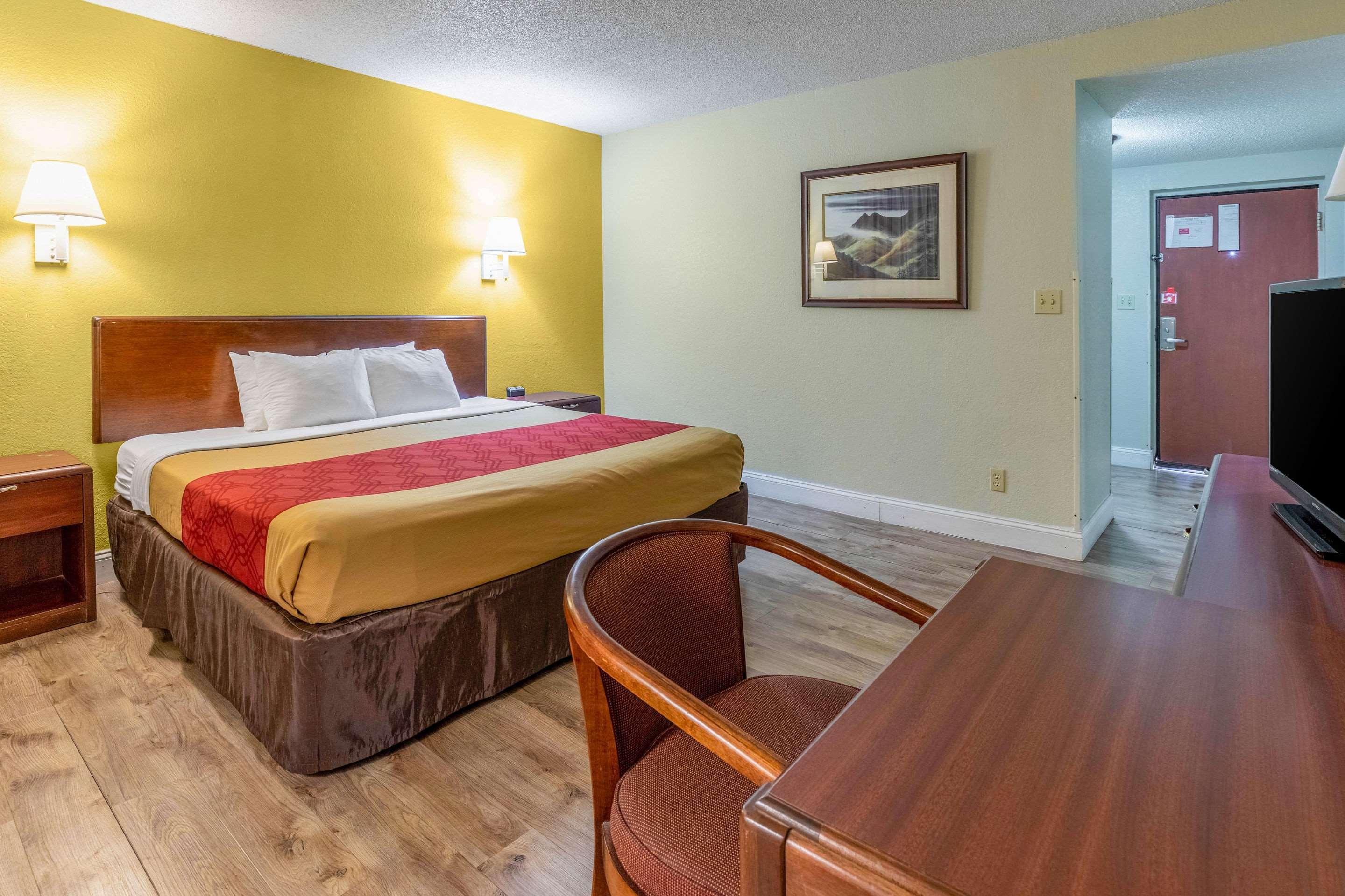 Econo Lodge Inn & Suites On The River Gatlinburg Extérieur photo