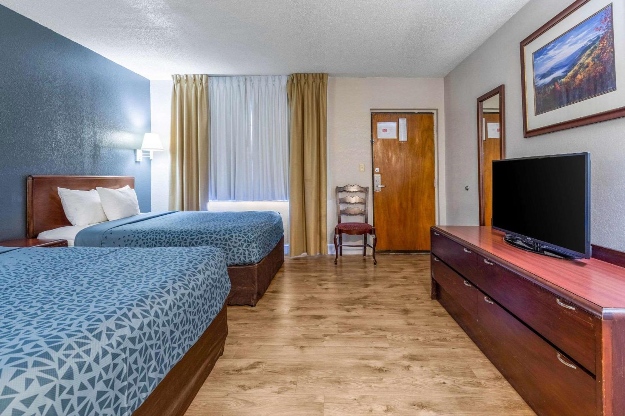 Econo Lodge Inn & Suites On The River Gatlinburg Extérieur photo