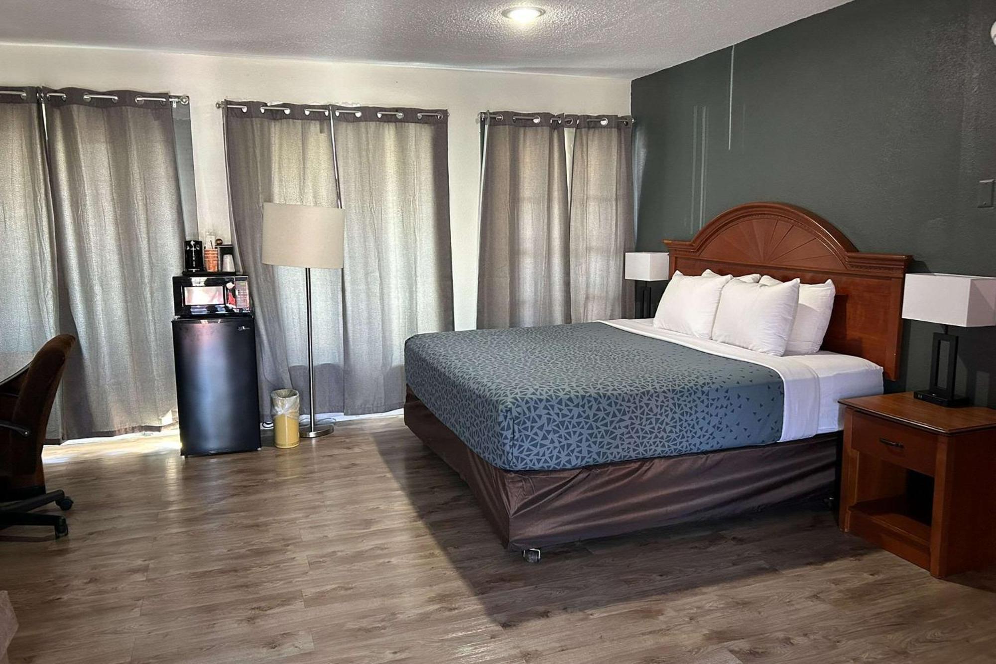 Econo Lodge Inn & Suites On The River Gatlinburg Extérieur photo