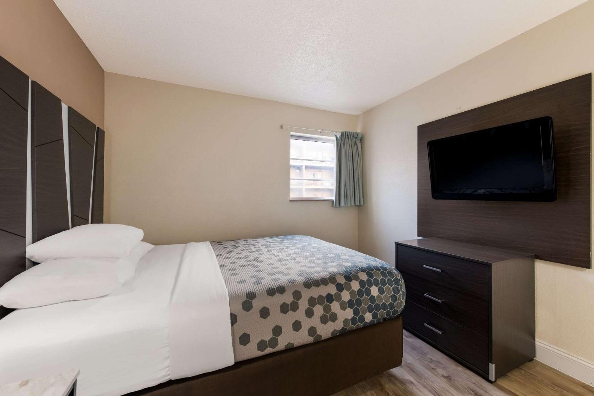 Econo Lodge Inn & Suites On The River Gatlinburg Extérieur photo