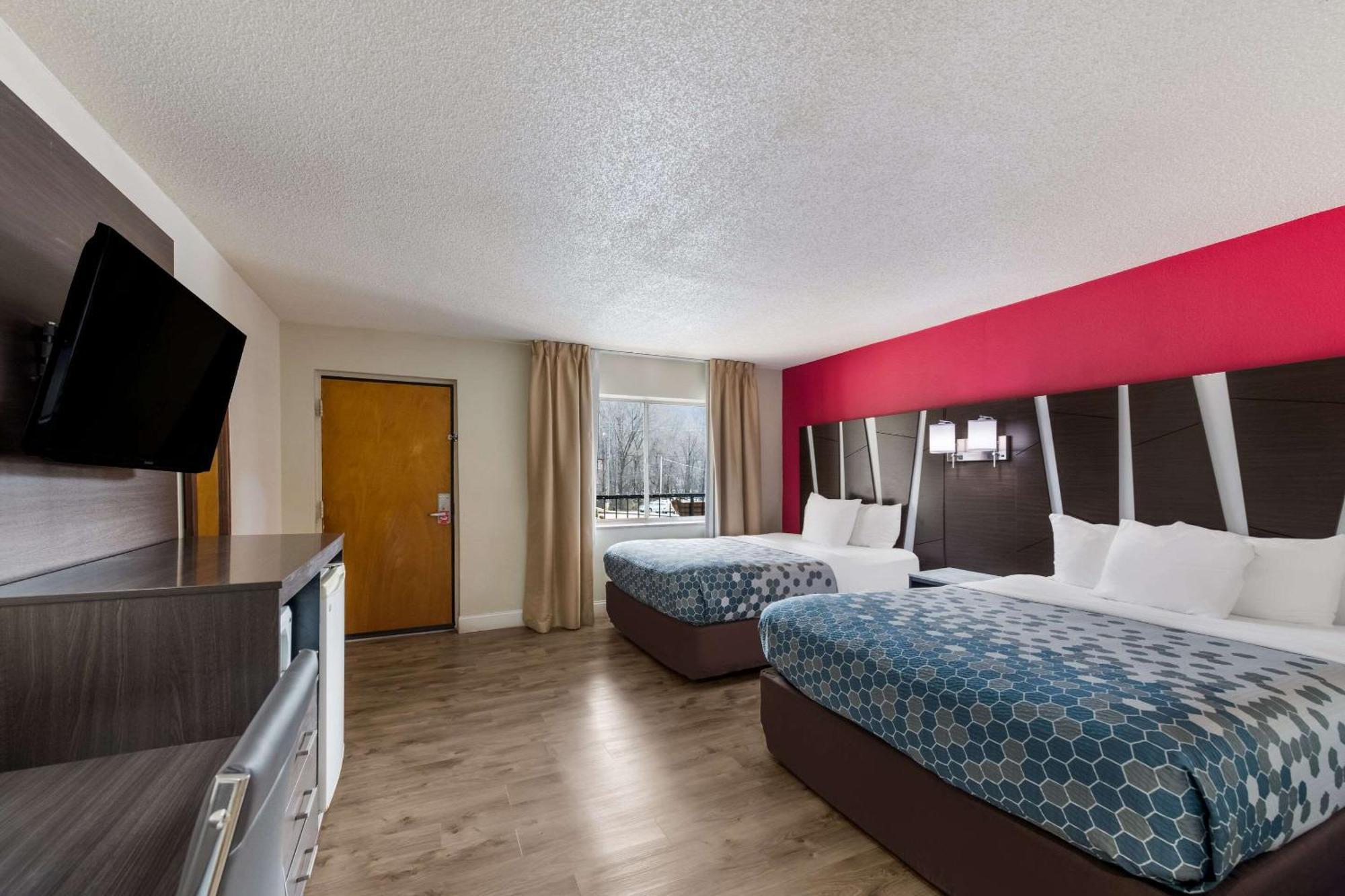 Econo Lodge Inn & Suites On The River Gatlinburg Extérieur photo