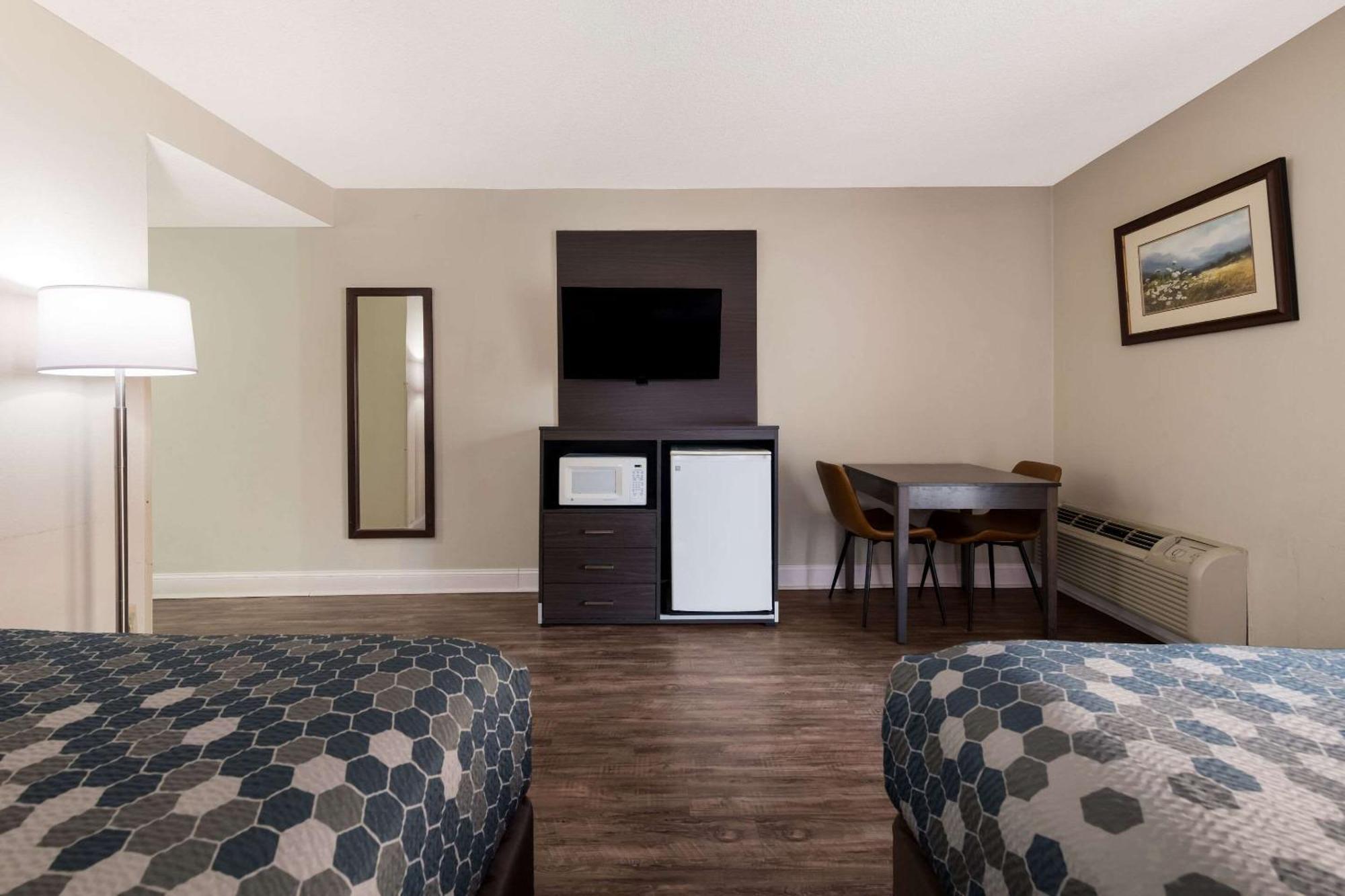 Econo Lodge Inn & Suites On The River Gatlinburg Extérieur photo