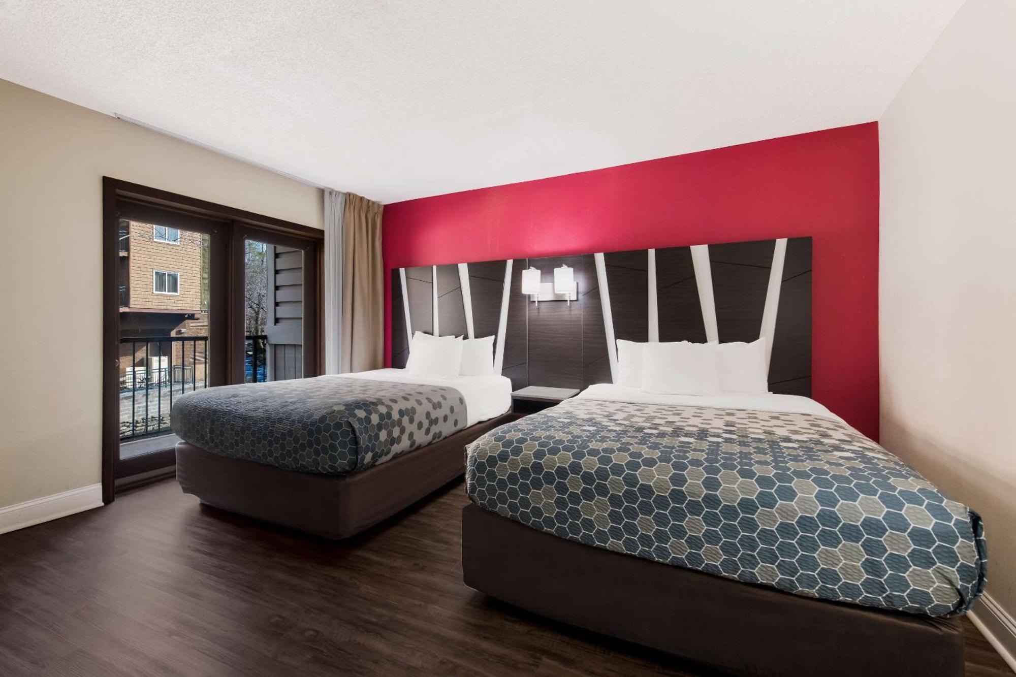Econo Lodge Inn & Suites On The River Gatlinburg Extérieur photo