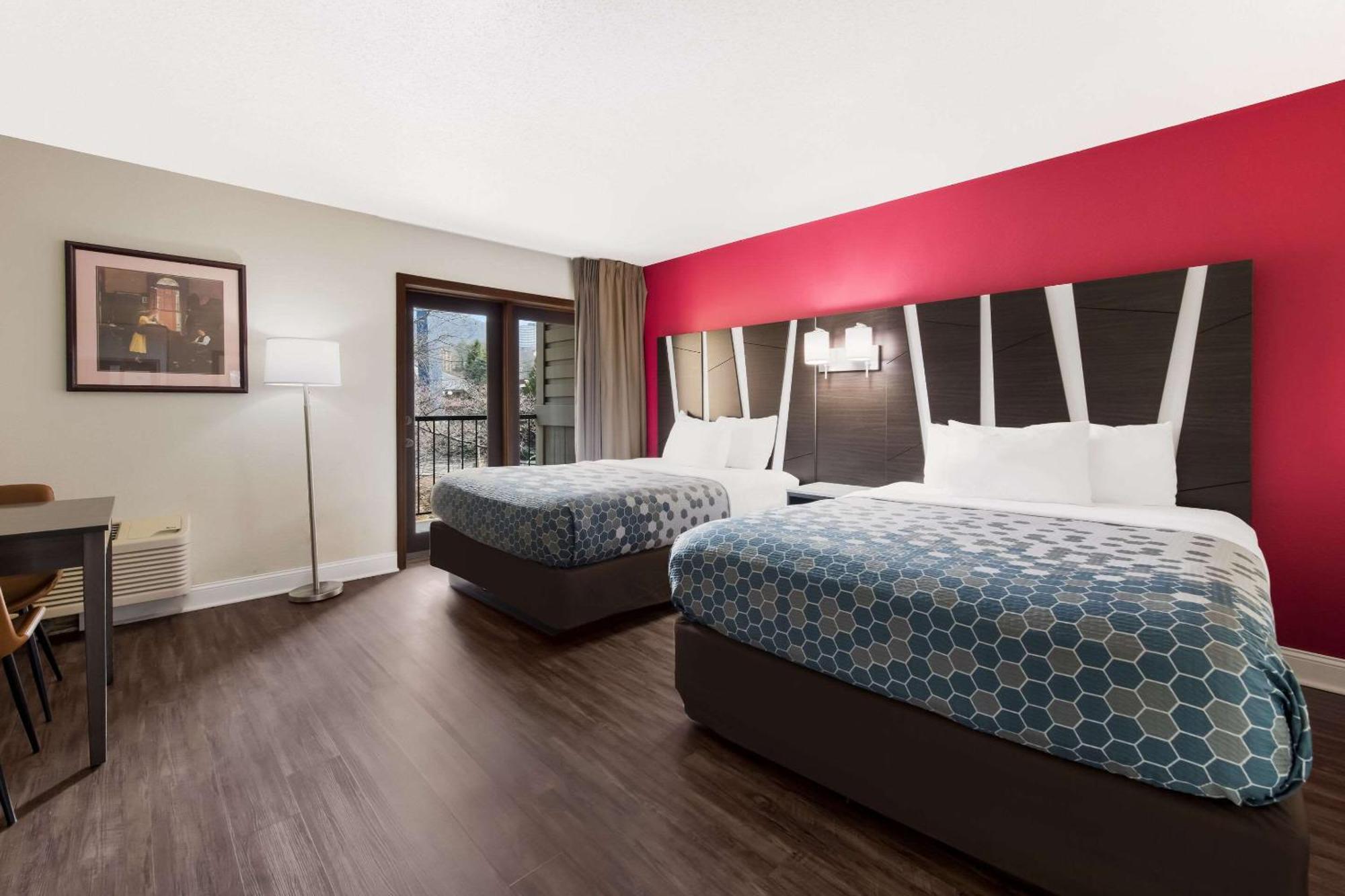 Econo Lodge Inn & Suites On The River Gatlinburg Extérieur photo