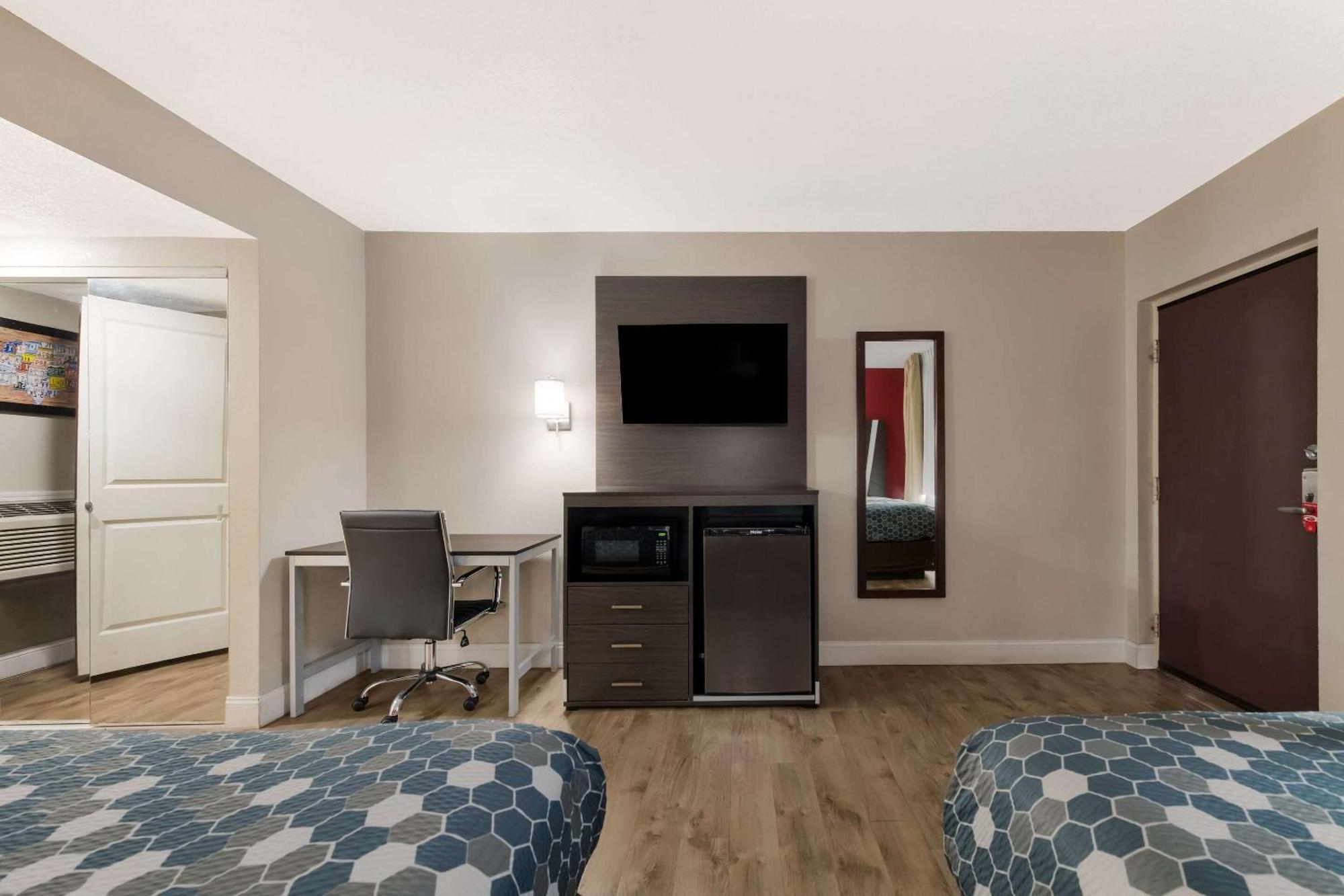 Econo Lodge Inn & Suites On The River Gatlinburg Extérieur photo