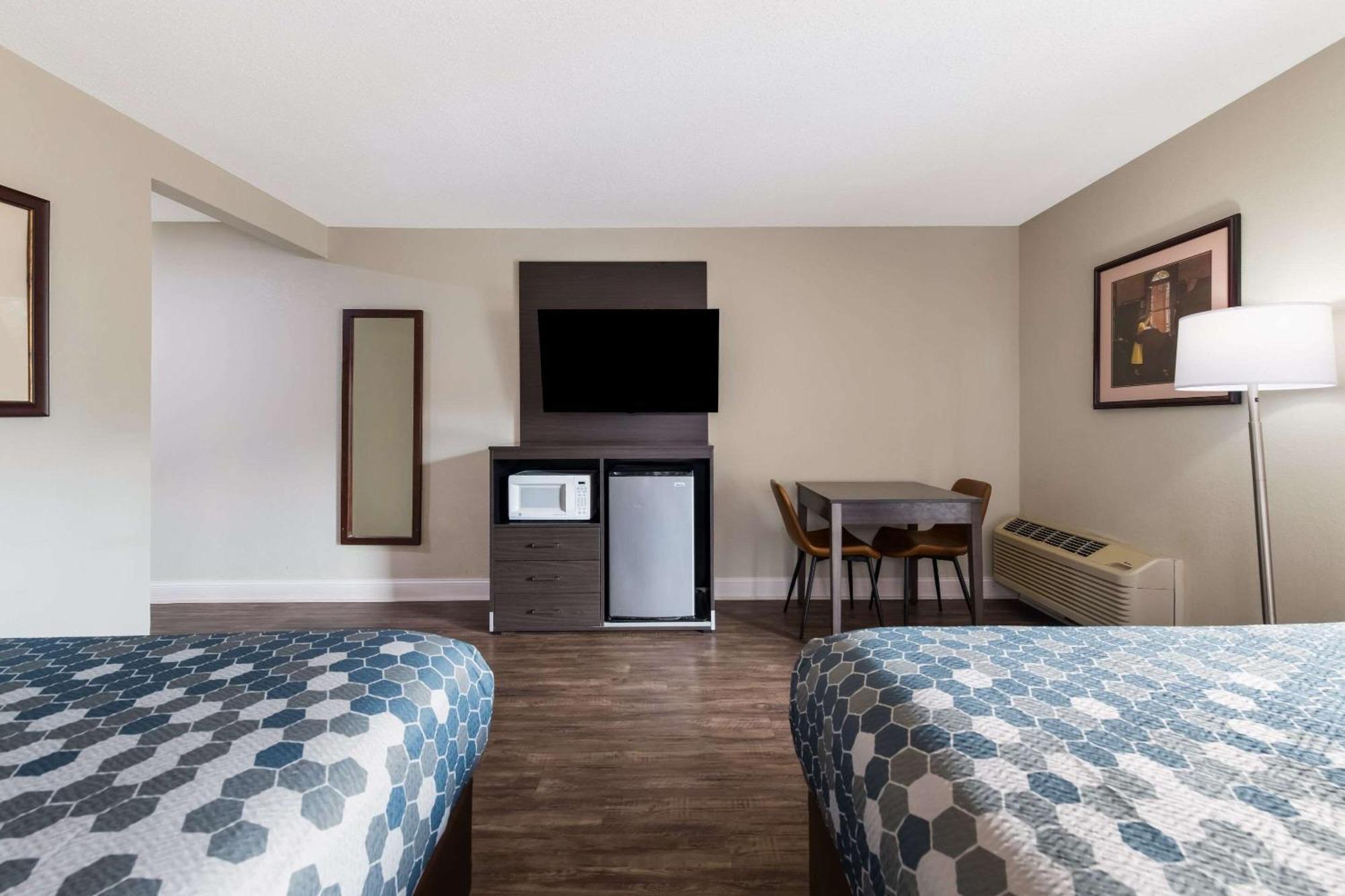 Econo Lodge Inn & Suites On The River Gatlinburg Extérieur photo