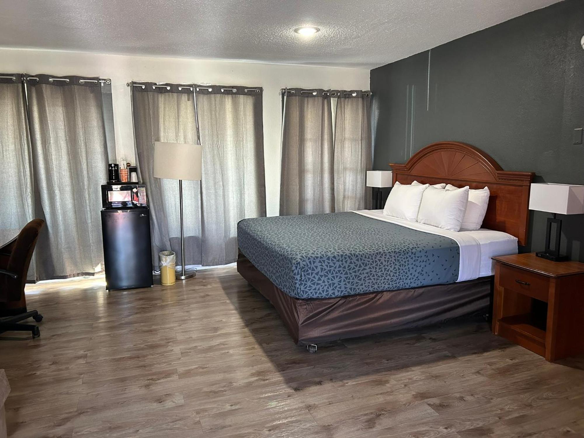 Econo Lodge Inn & Suites On The River Gatlinburg Extérieur photo